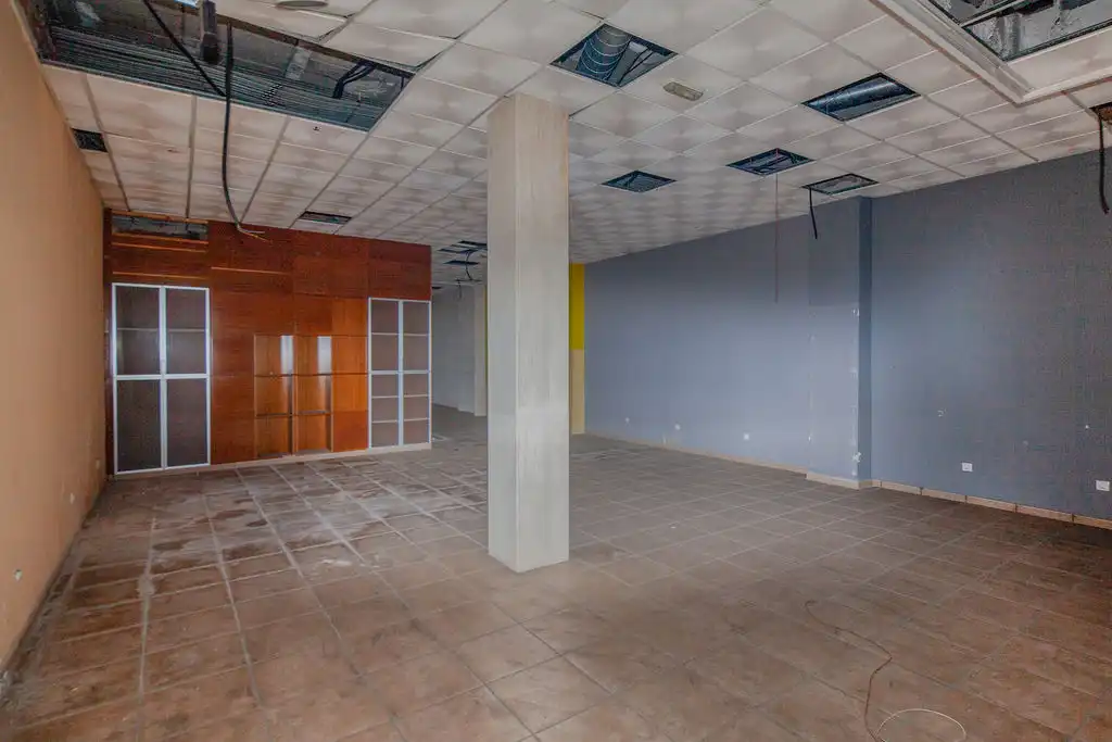 Business premises for sale in Av República Argentina, imagen 7