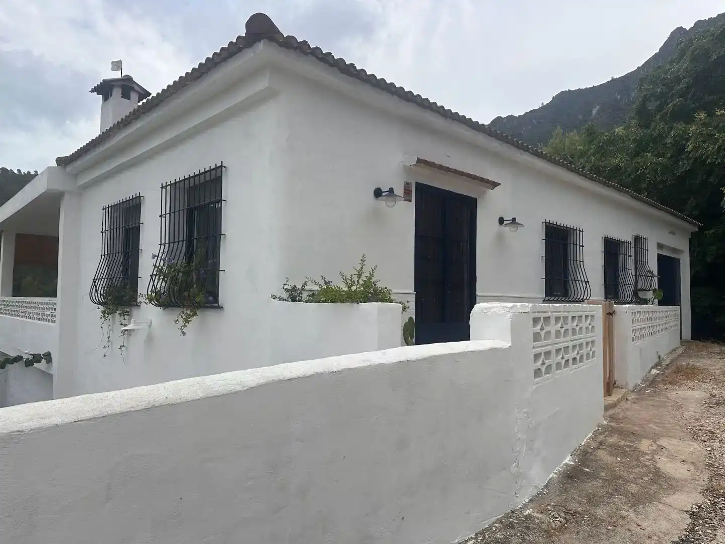 Exterior view of Houses for rent in Llaurí, Valencia