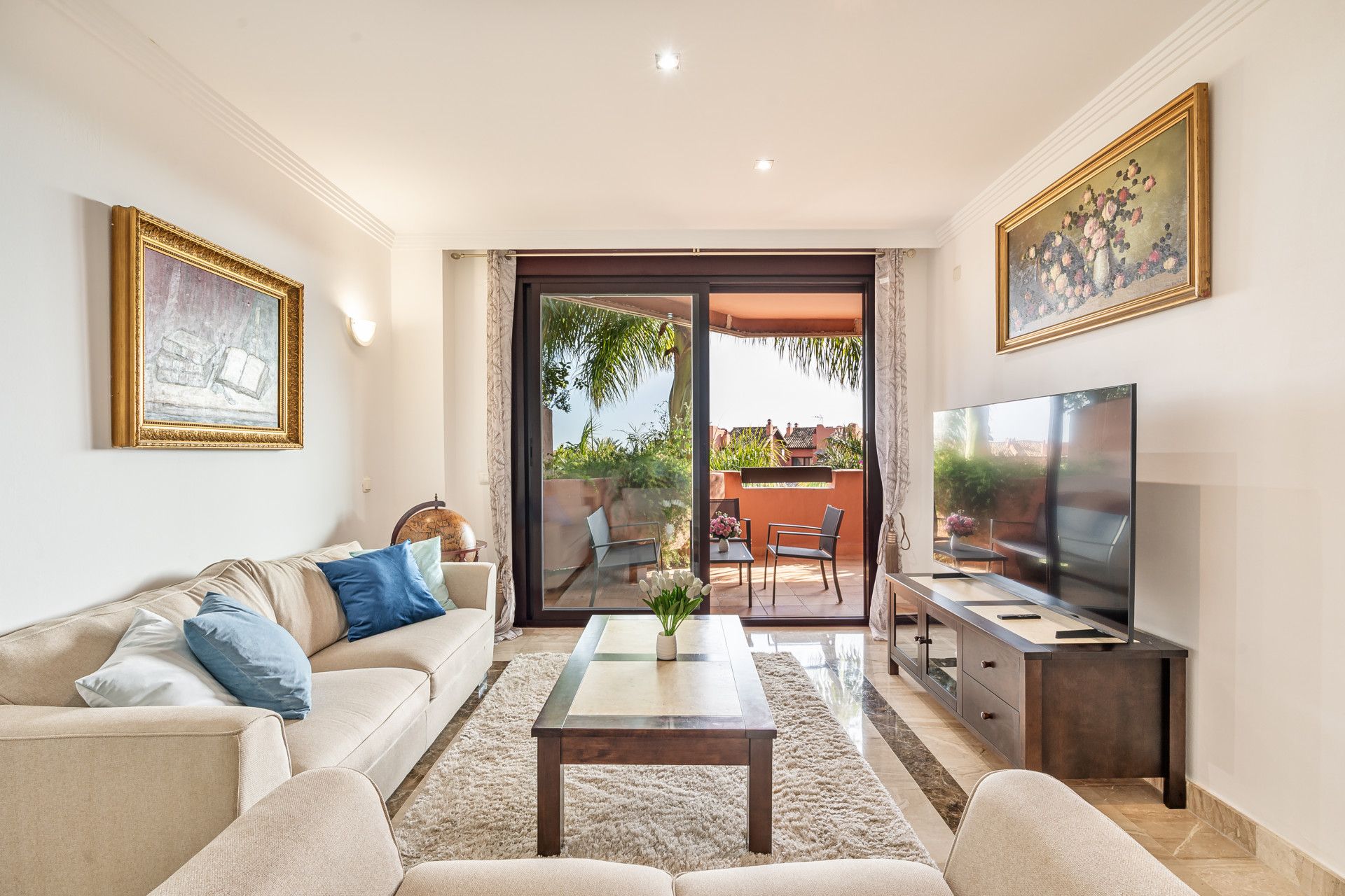 Living room of Apartment to rent in Estepona  with Air Conditioner, Terrace and Swimming Pool