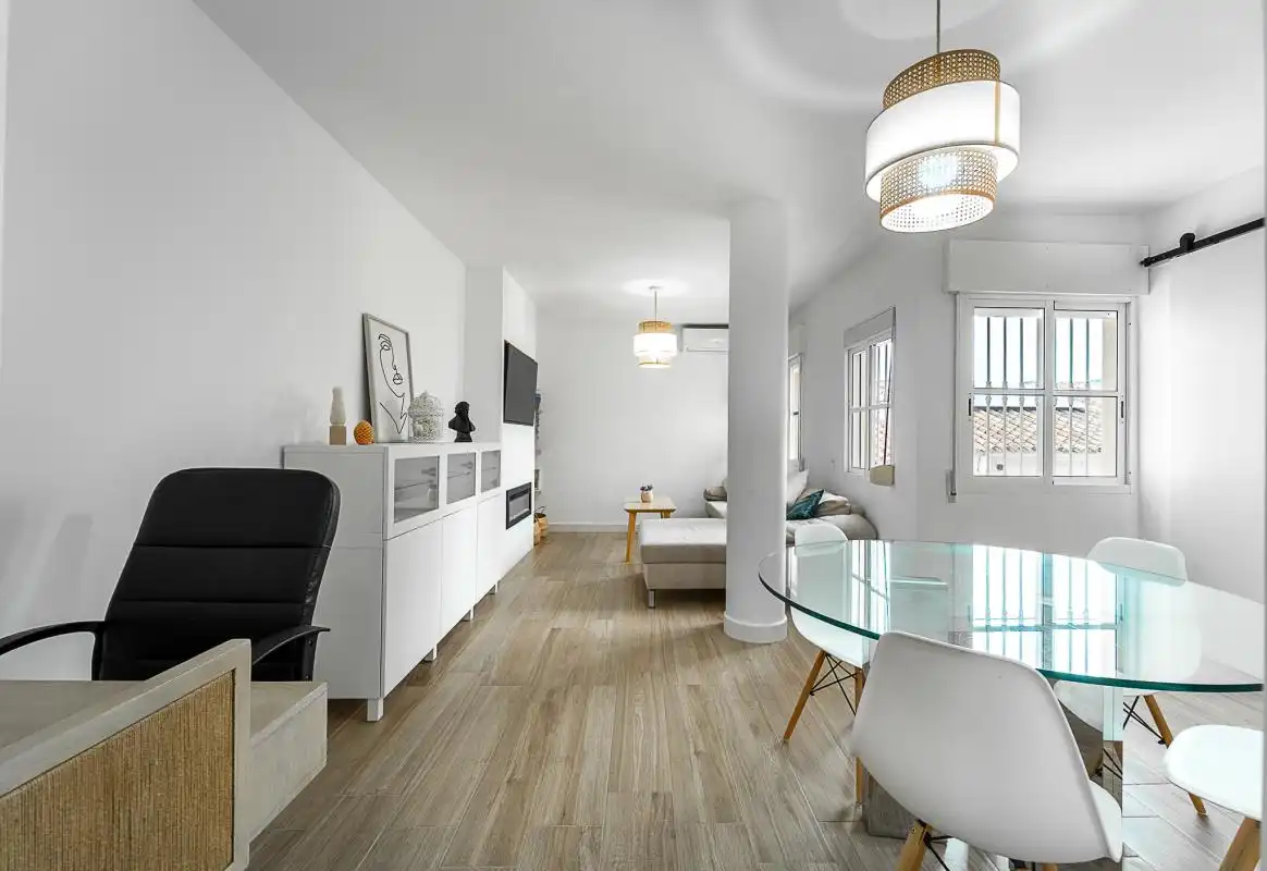 Sala d'estar de Casa adosada en venda en Vélez-Málaga amb Calefacció, Jardí privat i Terrassa