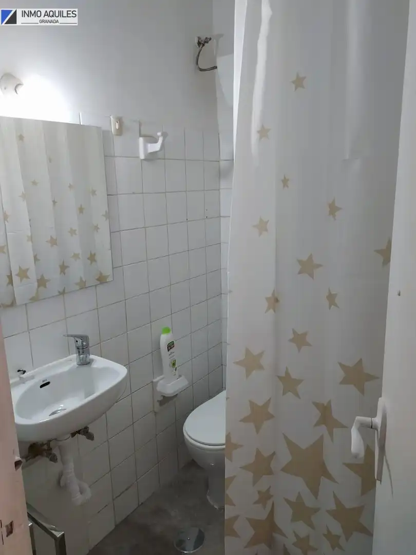Bathroom of Study for rent in Granada