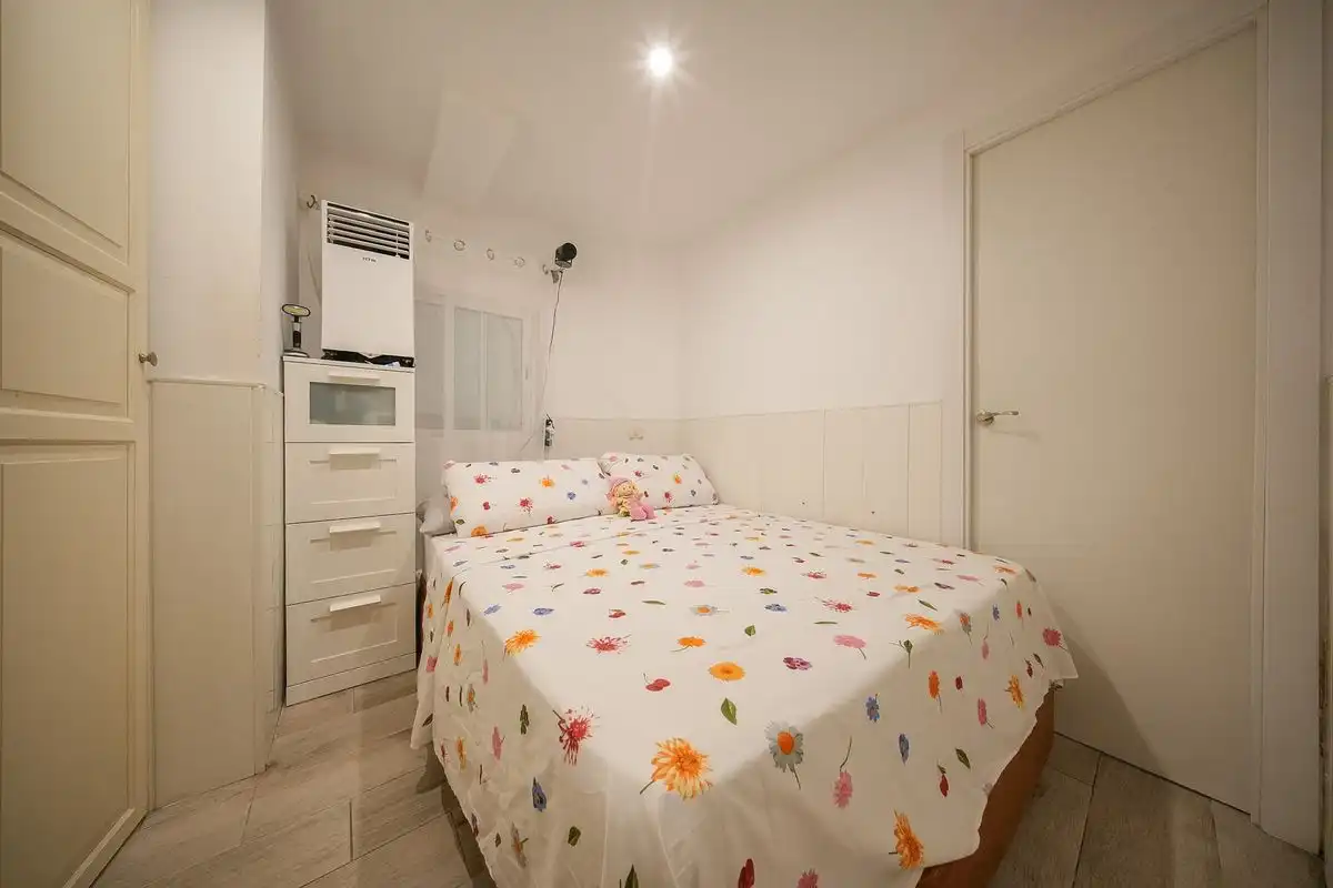 Dormitori de Planta baixa en venda en Madrid amb Calefacció