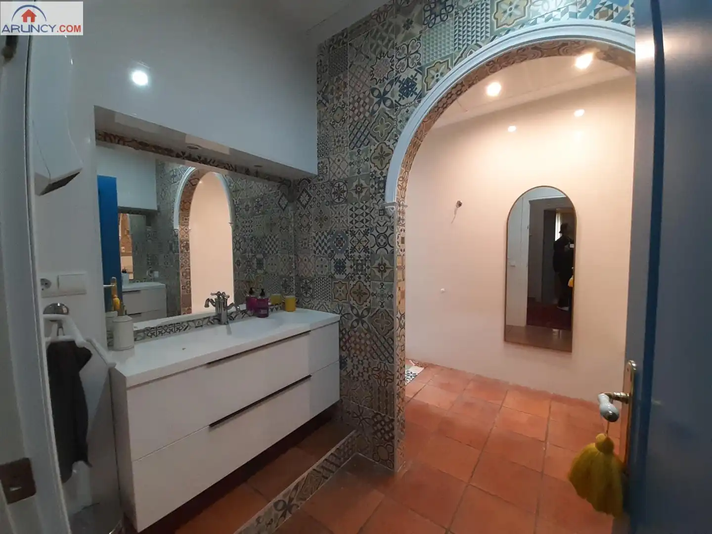 Baño de Piso de alquiler en Montequinto con Aire acondicionado, Jardín privado y Terraza