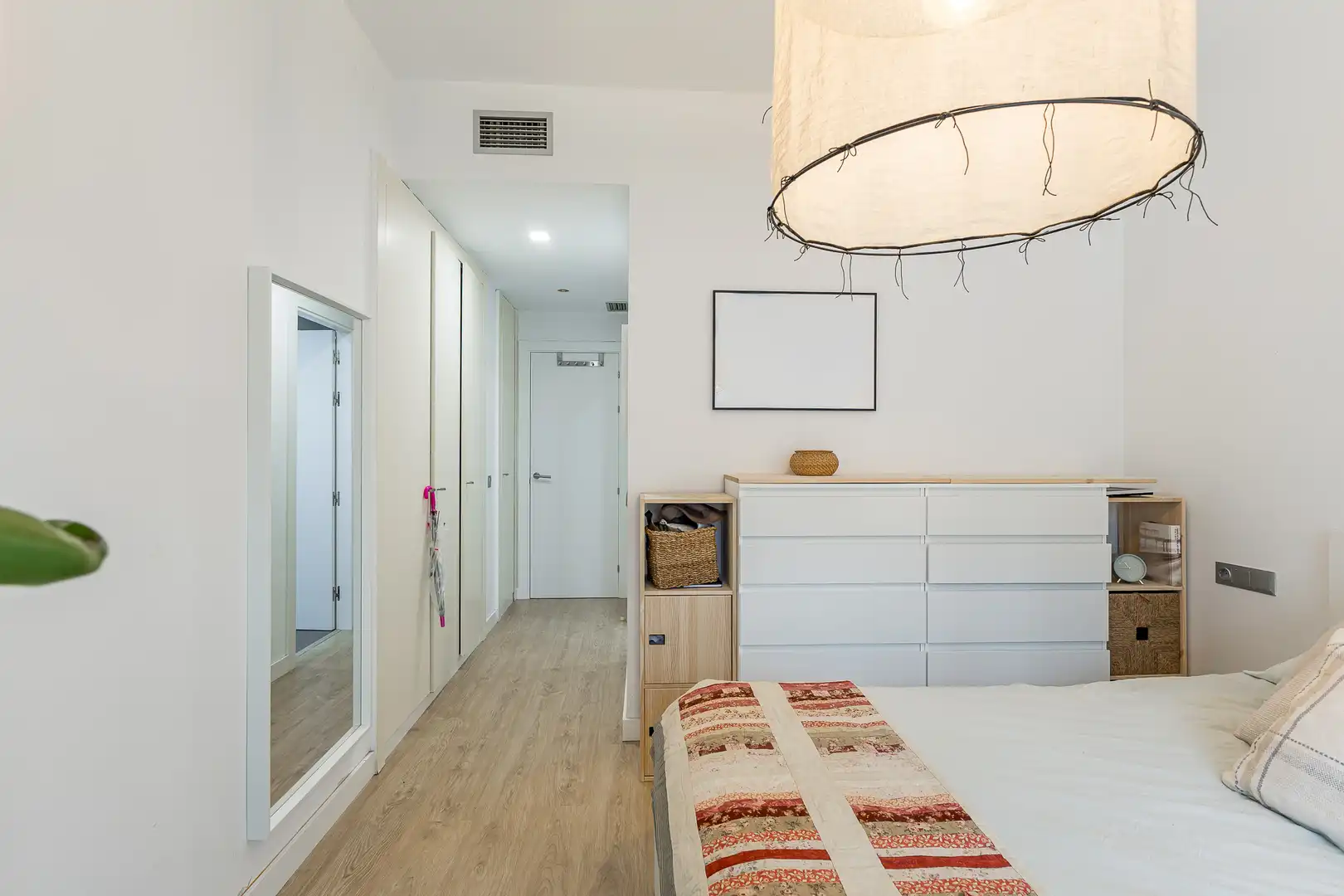Schlafzimmer von Wohnungen zum Verkauf in Sitges mit Klimaanlage, Heizung und Privatgarten