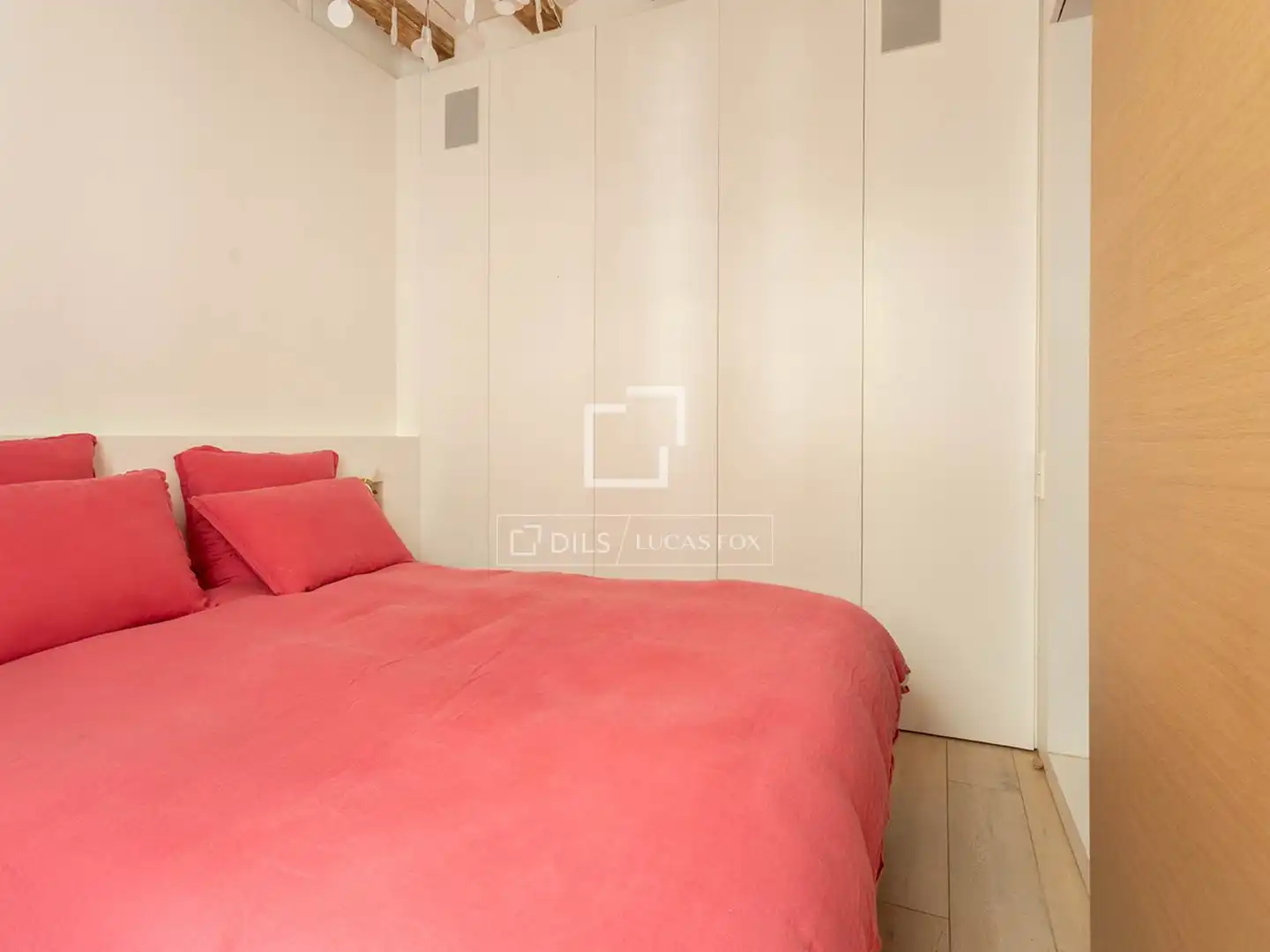 Bedroom of Flat for sale in Ciutat Vella