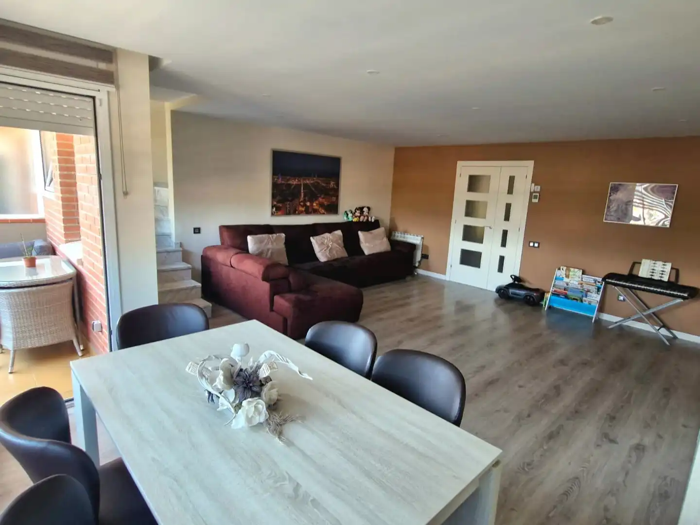 Sala d'estar de Pis en venda en Sant Andreu de la Barca amb Calefacció, Parquet i Terrassa