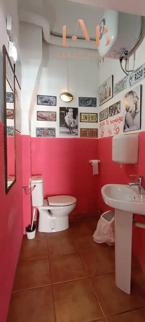 Bathroom of Commercial properties for rent in  Palma de Mallorca  with Air Conditioner and Furnished