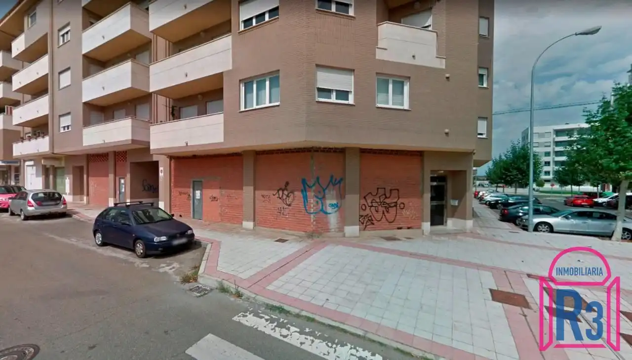 Local comercial en venda a Antonio Gamoneda