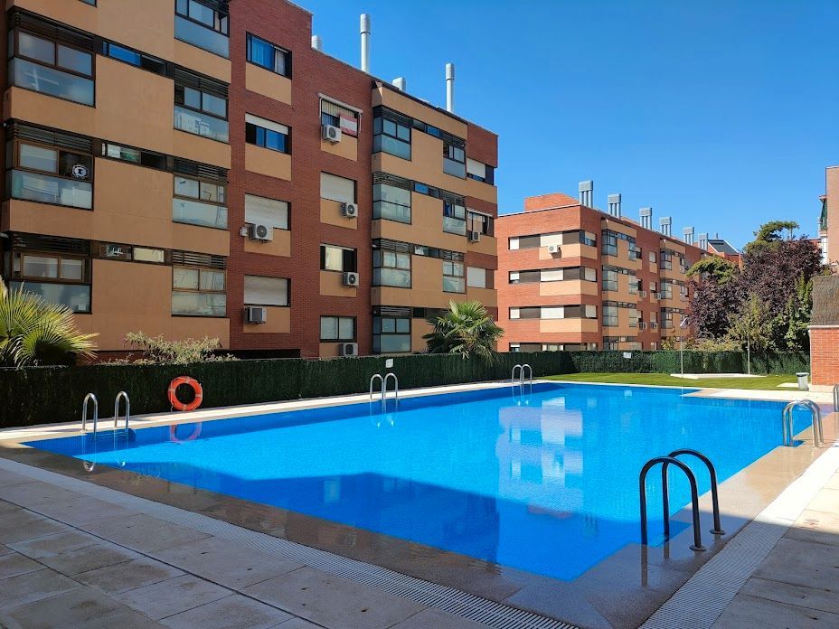 Piso de alquiler en Calle de la Bahía de Algeciras, Pinar del Rey