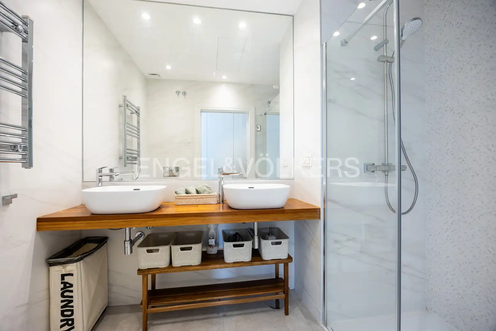 Bathroom of Attic for sale in Chipiona  with Air Conditioner, Heating and Terrace