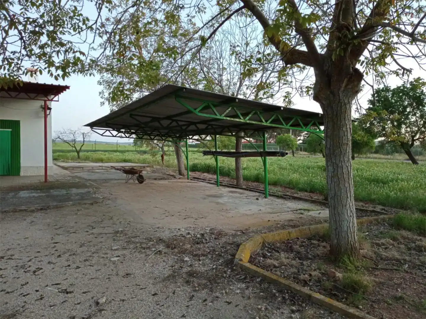 Aparcament de Casa o xalet en venda en Almagro amb Piscina