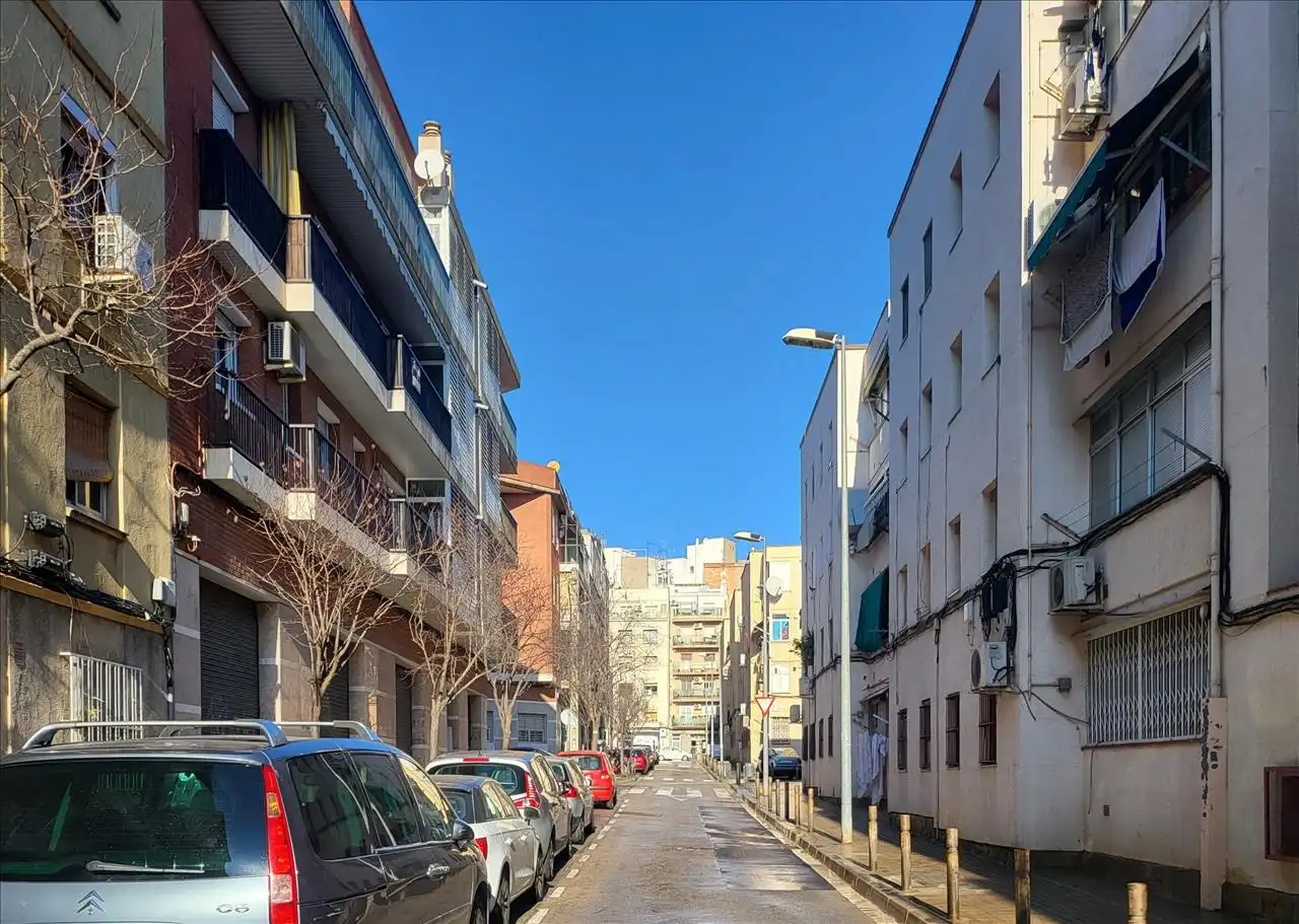 Vista exterior de Pis en venda en L'Hospitalet de Llobregat