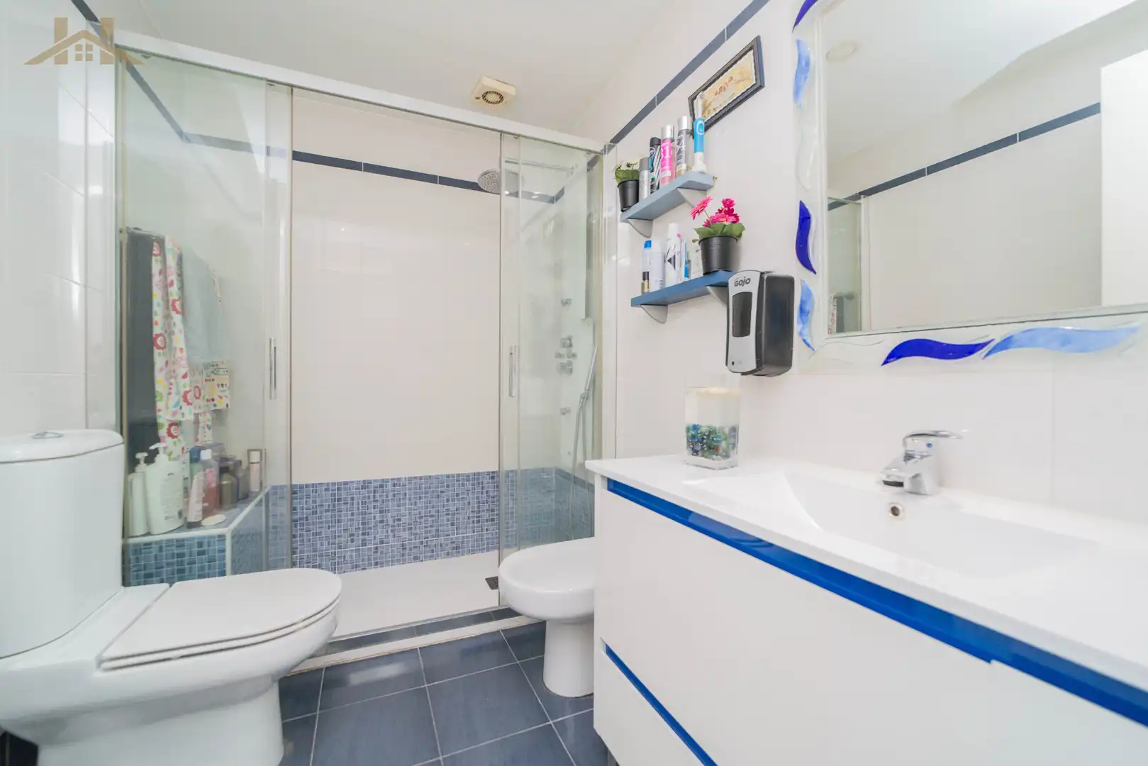 Bathroom of Flat for sale in Leganés  with Air Conditioner, Heating and Terrace