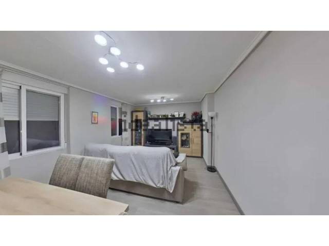 Piso en Venta en Calle San Vicente de Paúl en Els Orriols