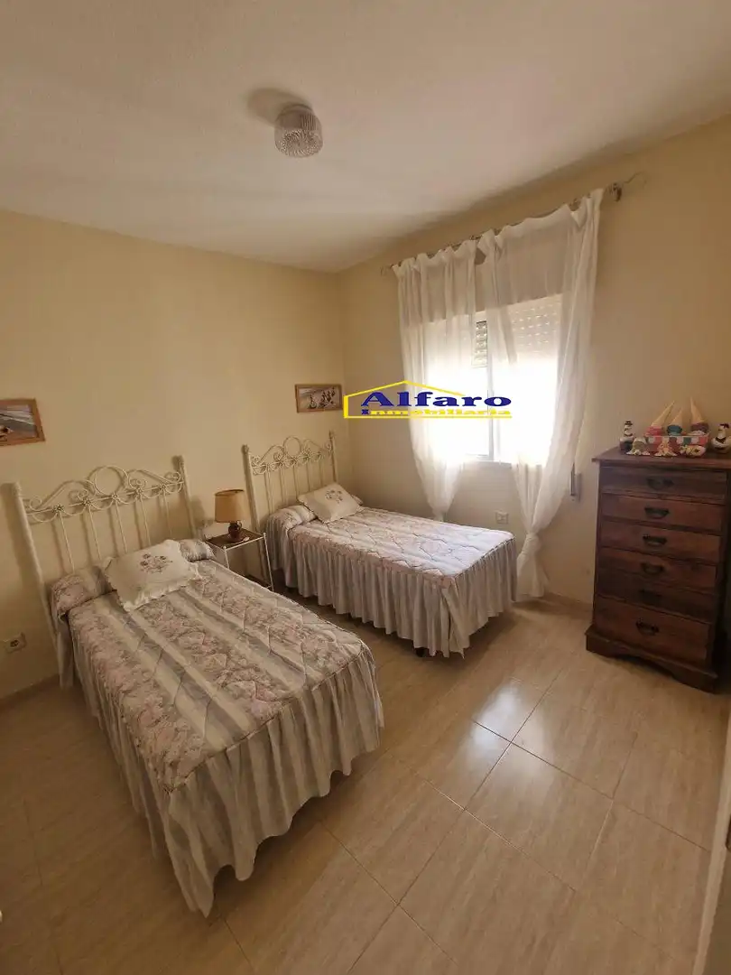 Dormitori de Casa o xalet en venda en Almonte amb Jardí privat, Terrassa i Traster