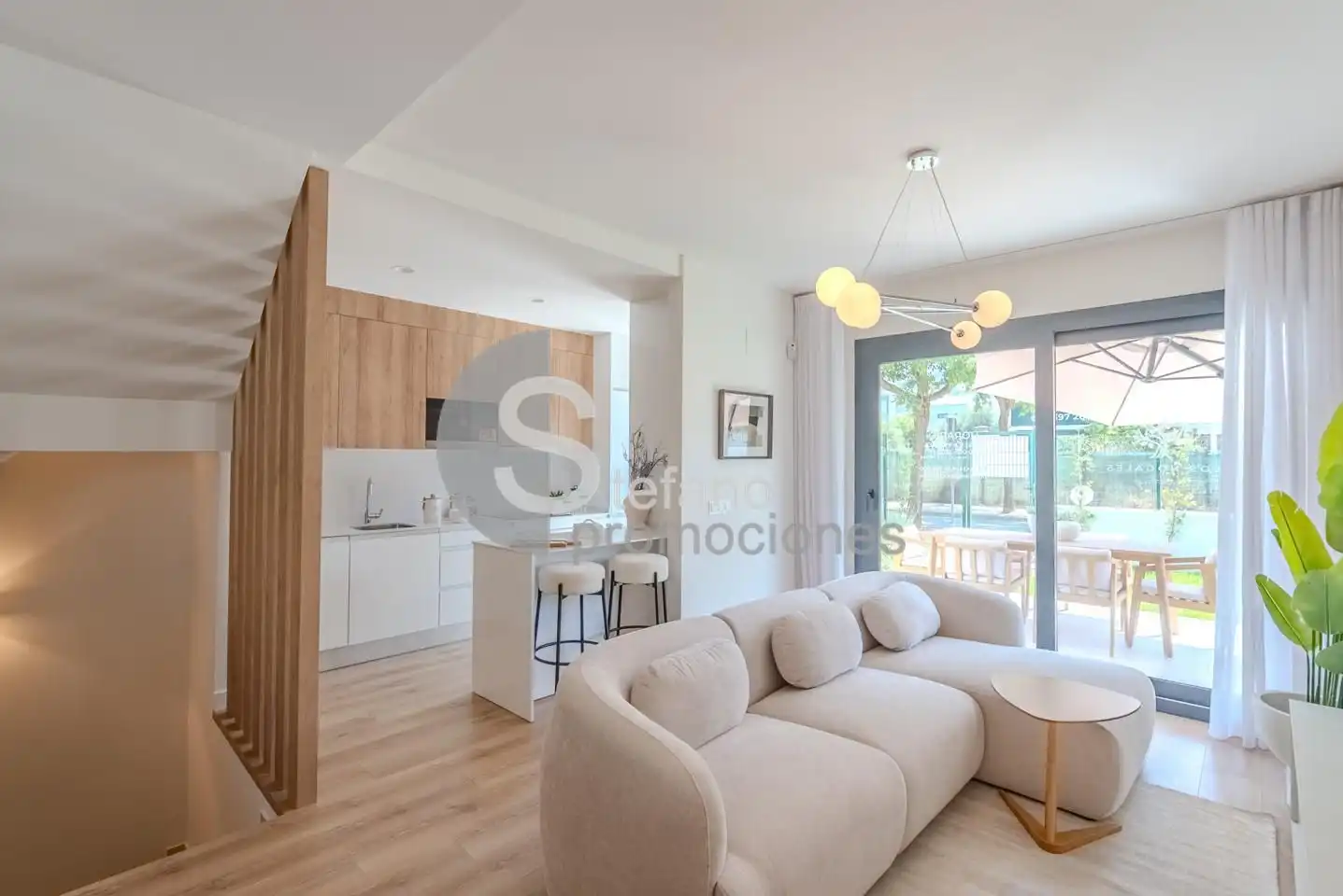 Sala de estar de Casa adosada en venta en Málaga con Aire acondicionado, Jardín privado y Terraza