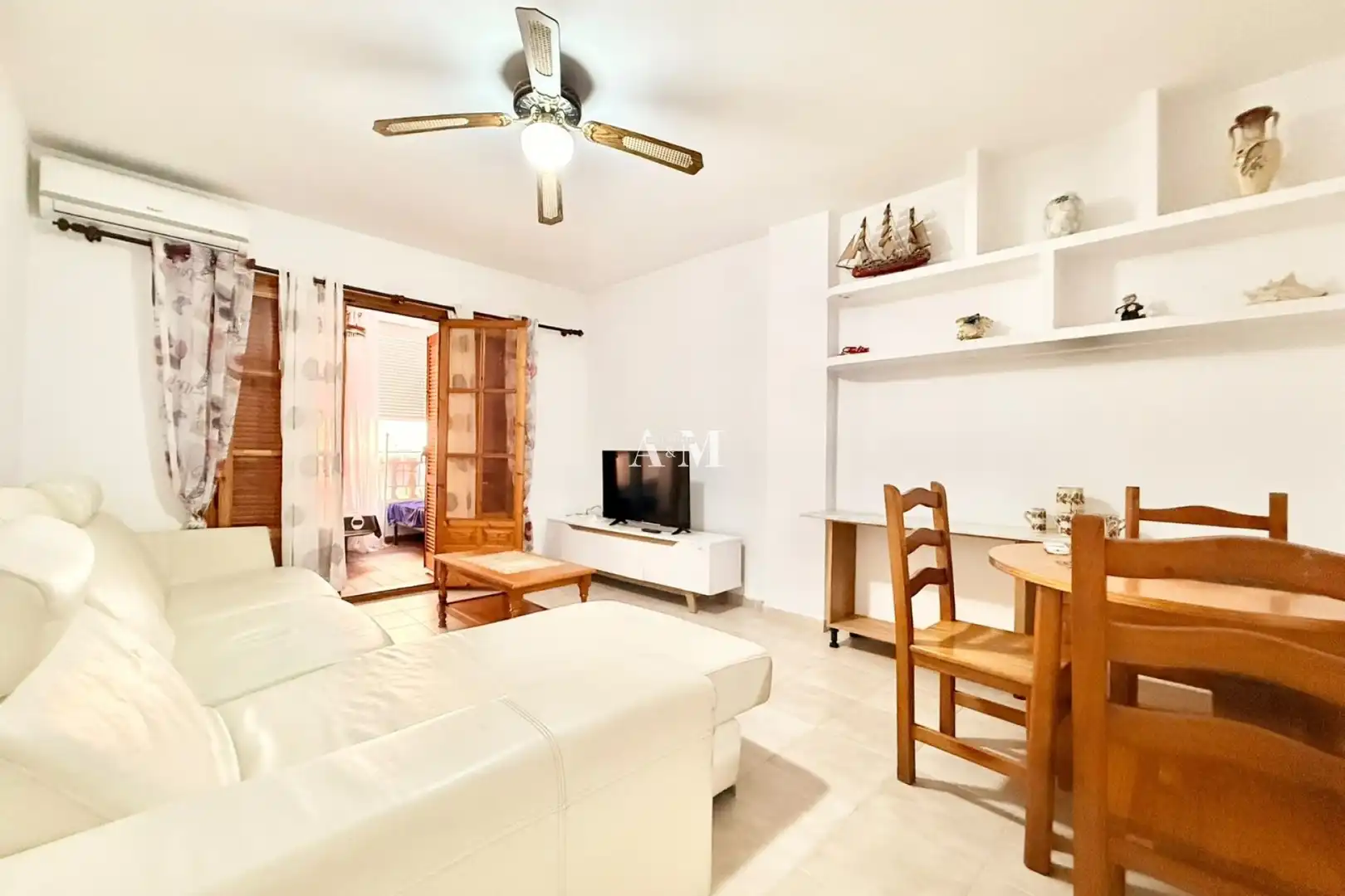 Flat with pool for sale in Playa de los Locos