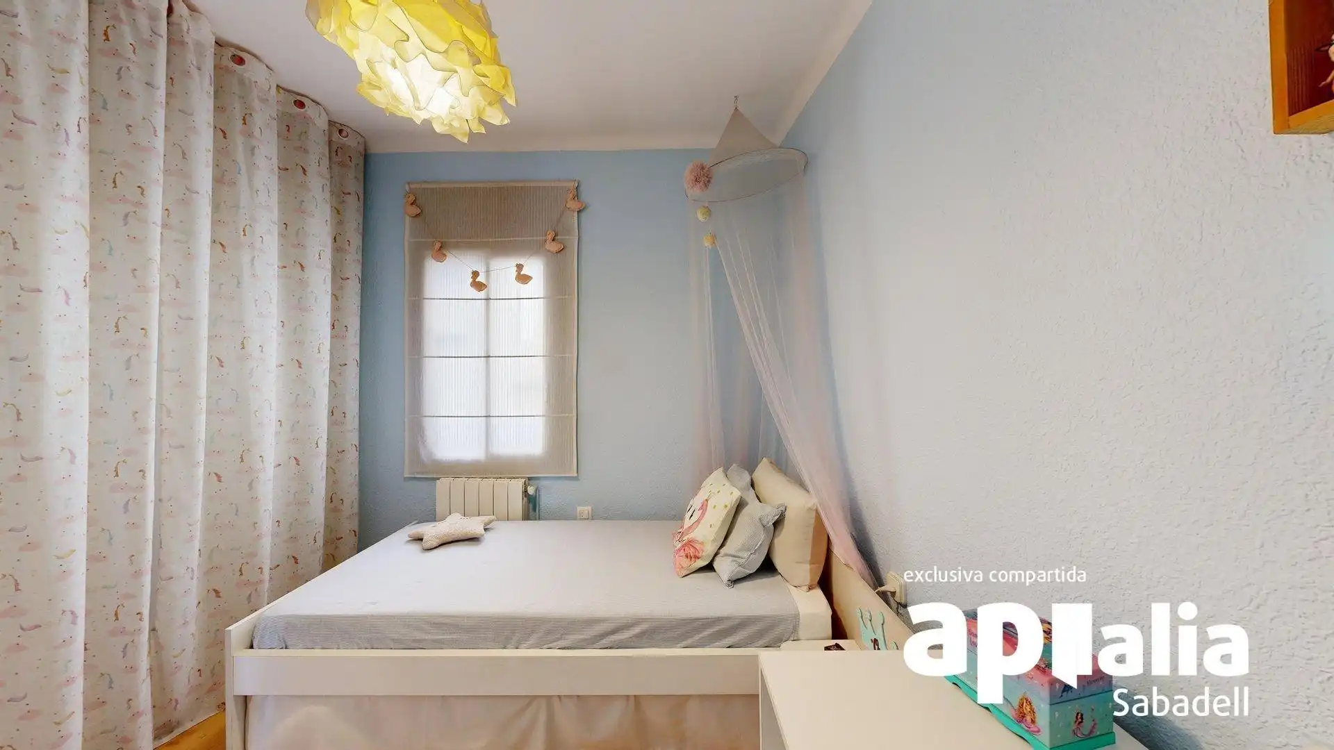 Habitación de Piso en venta en Sabadell con Aire acondicionado, Calefacción y Balcón