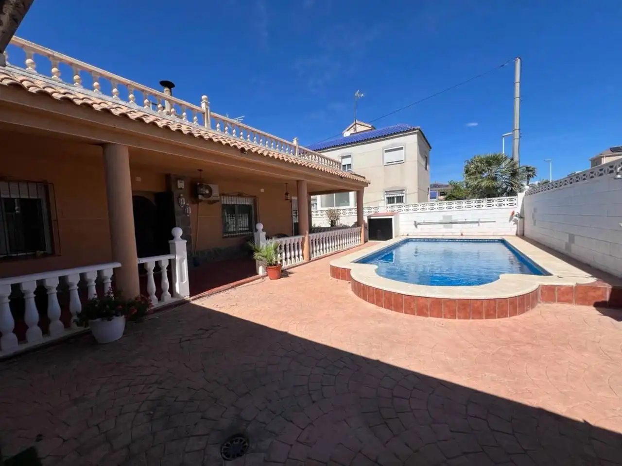 Vista exterior de Casa o chalet en venta en Elche / Elx con Aire acondicionado, Jardín privado y Terraza