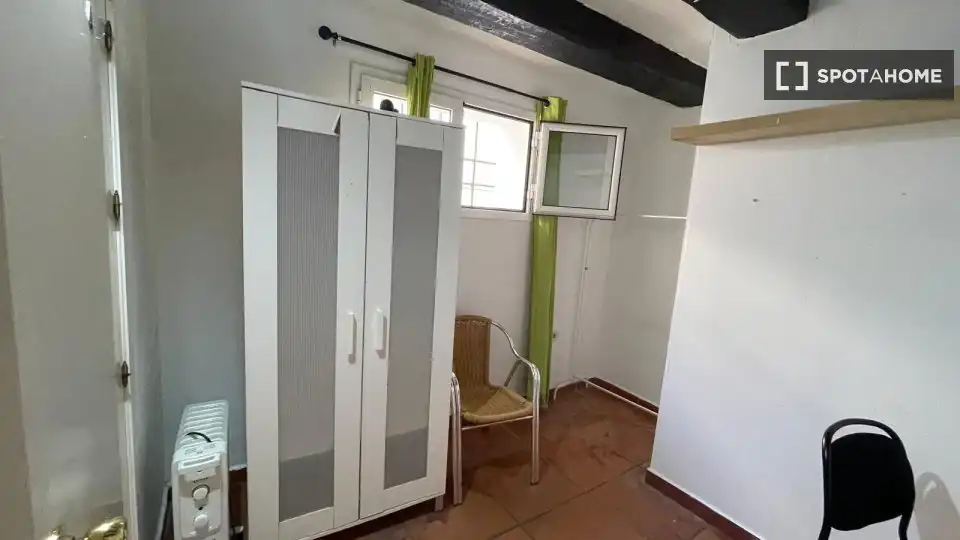 Habitación de Piso de alquiler en Sevilla con Aire acondicionado, Calefacción y Amueblado