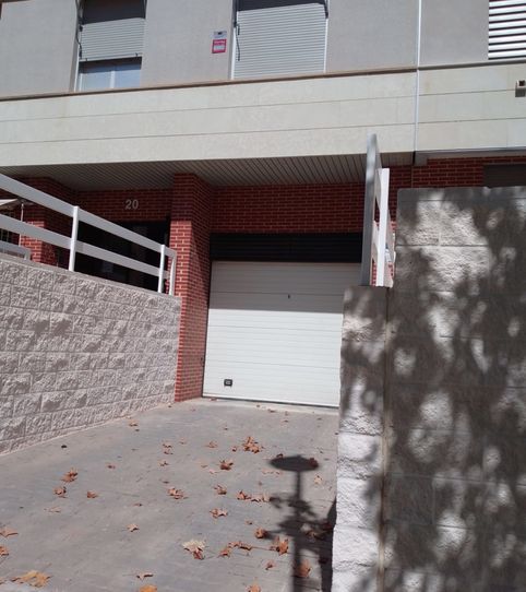 Photo 2 of Garage for rent in C/ Calle Enric Valor, 1, Zona Avenida Alta - Auditorio, Torrent