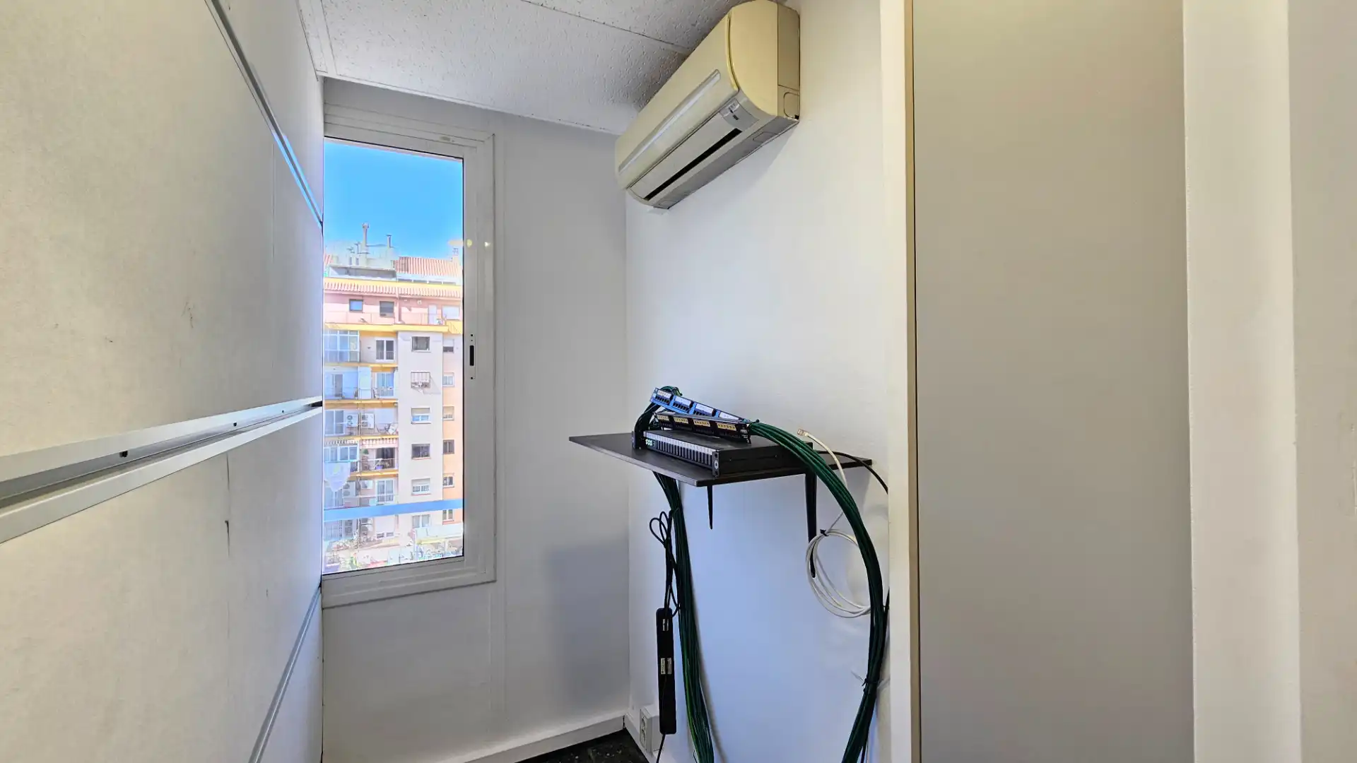 Habitación de Oficina de alquiler en Barcelona con Aire acondicionado, Calefacción y Terraza