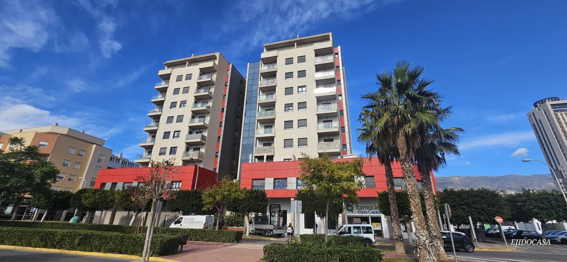 Vista exterior de Pis en venda en El Ejido amb Aire condicionat, Calefacció i Balcó