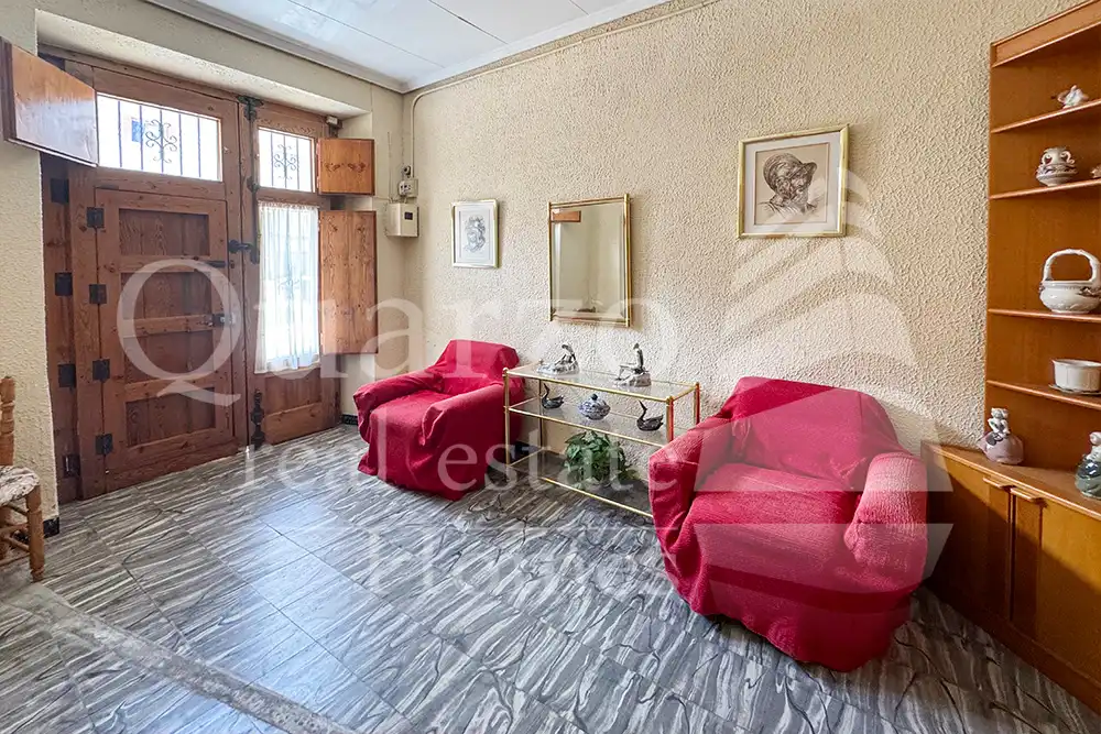 Sala d'estar de Casa o xalet en venda en Ayora amb Calefacció, Terrassa i Traster