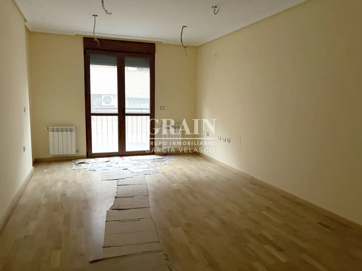 Flat with terrace for sale in Ensanche - Franciscanos