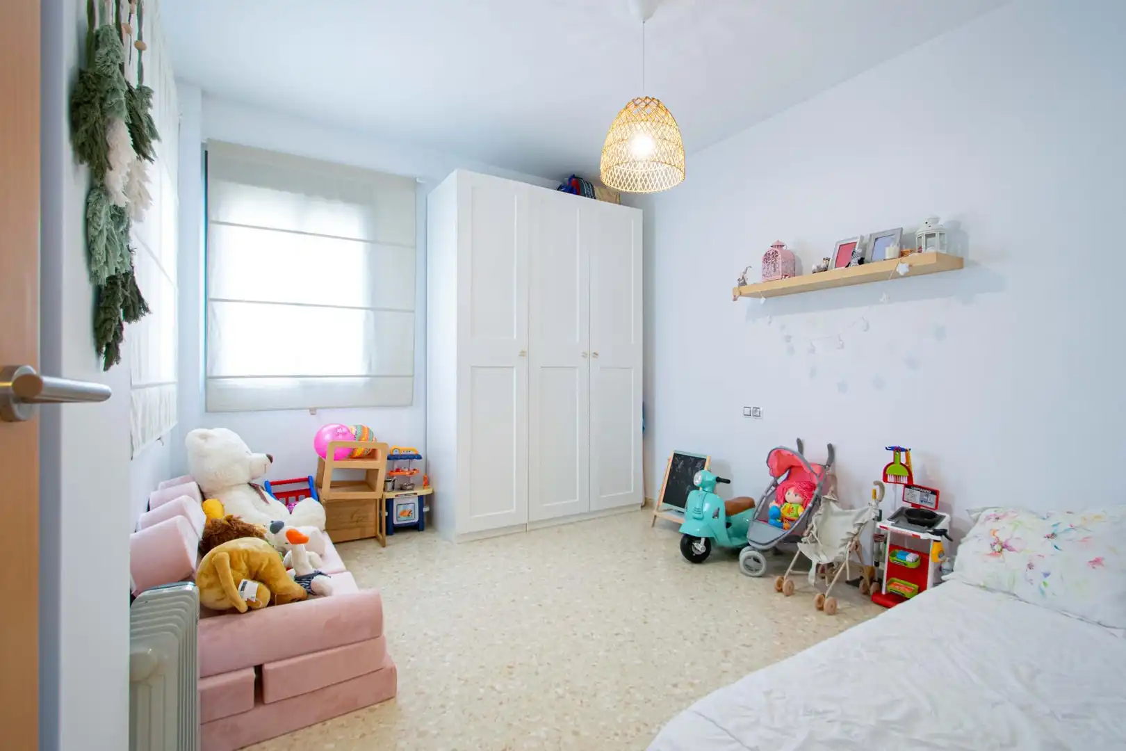 Habitación de Casa adosada en venta en Villanueva del Ariscal con Calefacción
