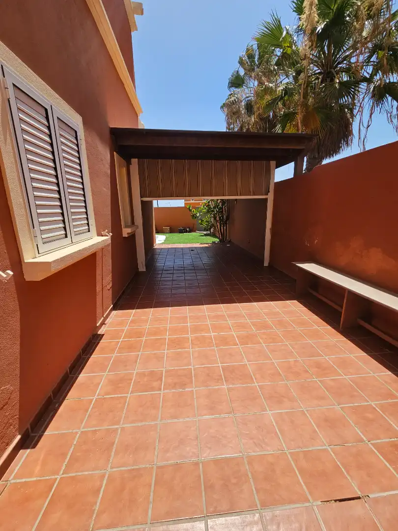 Terrassa de Casa adosada en venda en Puerto del Rosario amb Aire condicionat, Jardí privat i Terrassa