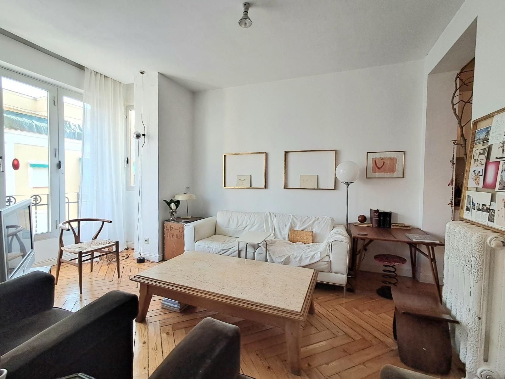 Living room of Flat for sale in  Madrid Capital  with Heating and Balcony