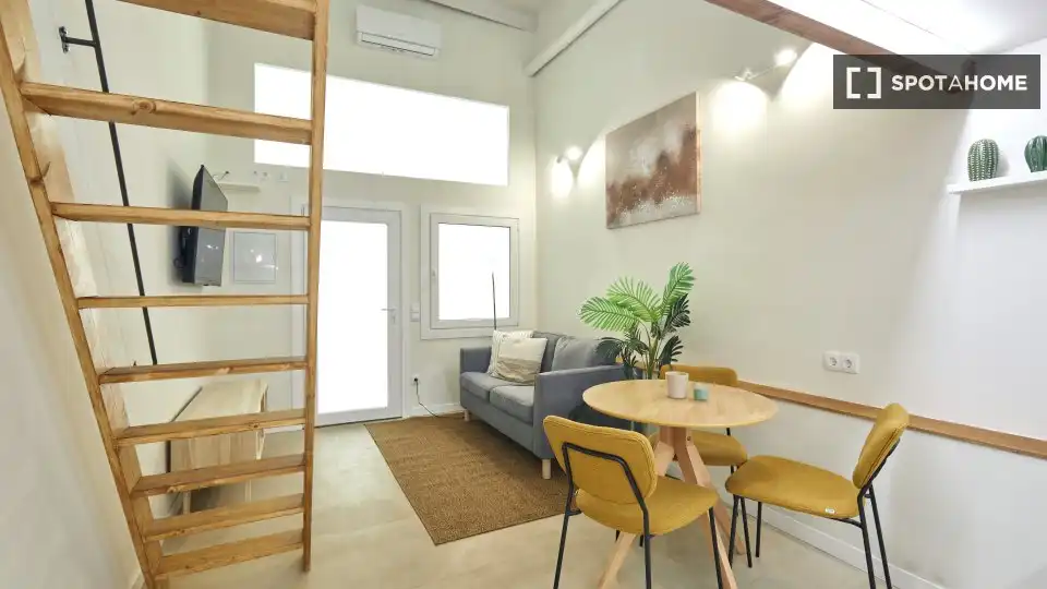 Flat with terrace to rent in Ciutat Vella, imagen 8