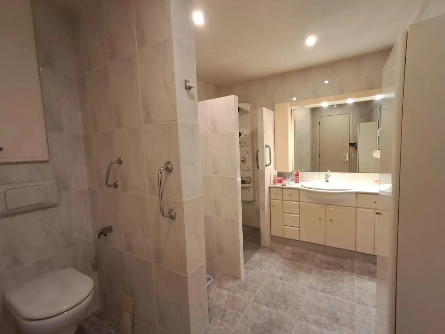 Baño de Casa adosada en venta en El Papiol con Calefacción, Jardín privado y Terraza