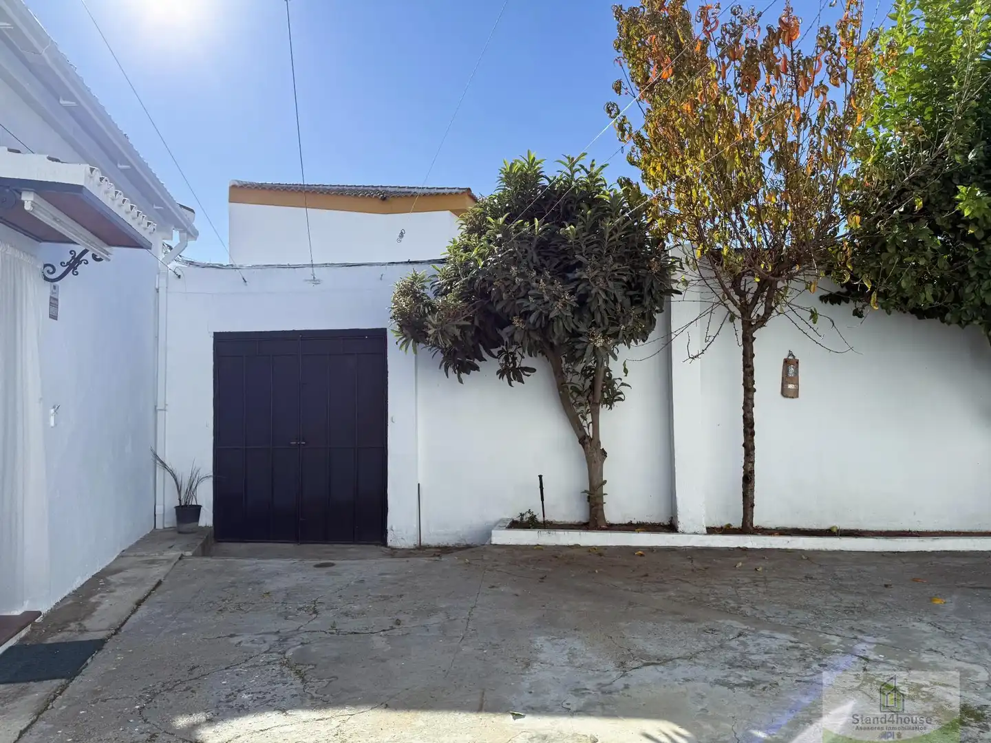 Vista exterior de Casa adosada en venda en Bollullos Par del Condado amb Aire condicionat, Calefacció i Traster