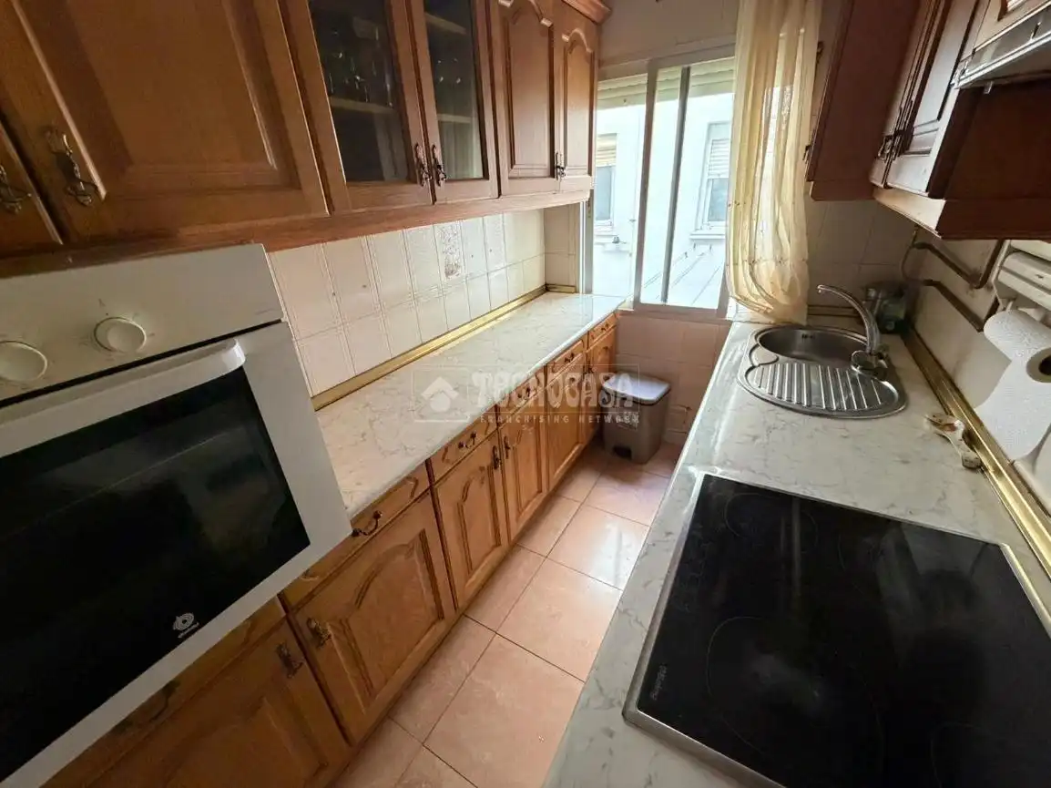 Flat for sale in Av. Reyes Católicos, Reyes Católicos