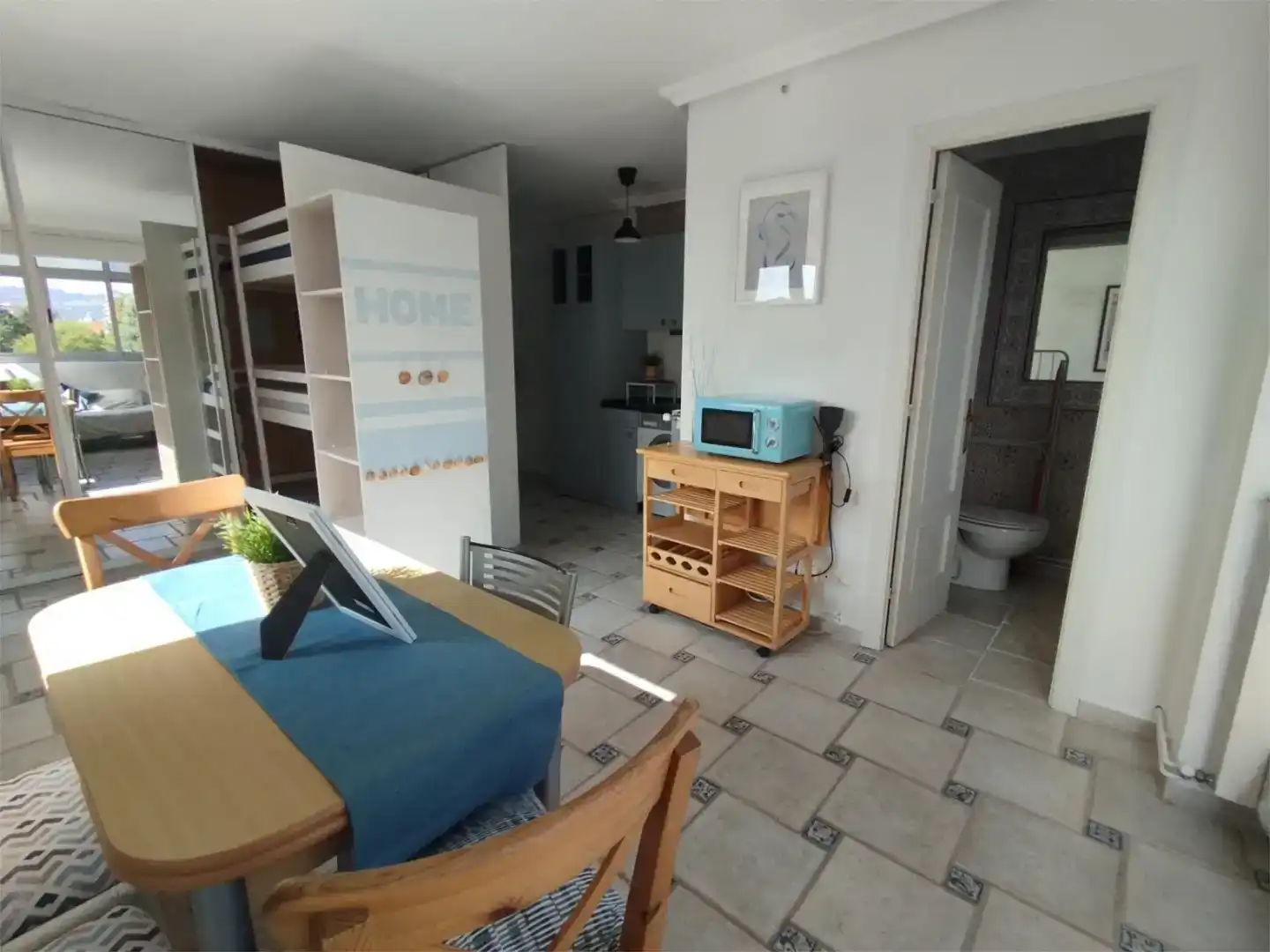 Cocina de Apartamento de alquiler en Laredo con Amueblado, Lavadora y Microondas