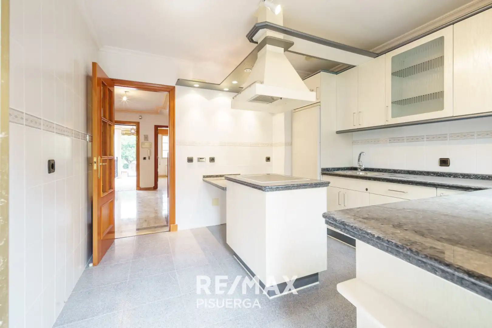 Chalet con jardín en venta en Calle Castilla y León 1, imagen 33