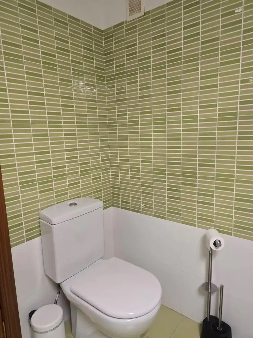 Bathroom of Flat for sale in Córdoba  with Air Conditioner, Terrace and Storage room