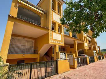 Bungalow con piscina en venta en Daya Nueva