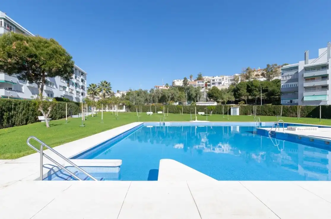 Piscina de Pis en venda en Rincón de la Victoria amb Aire condicionat, Terrassa i Forn