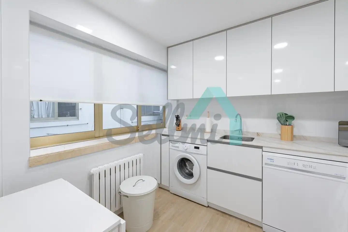 Cocina de Piso en venta en Oviedo  con Calefacción