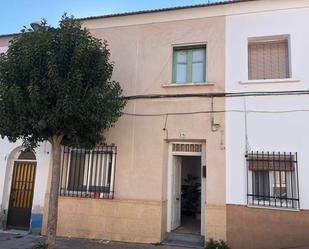 Vista exterior de Casa adosada en venda en Campo de Criptana