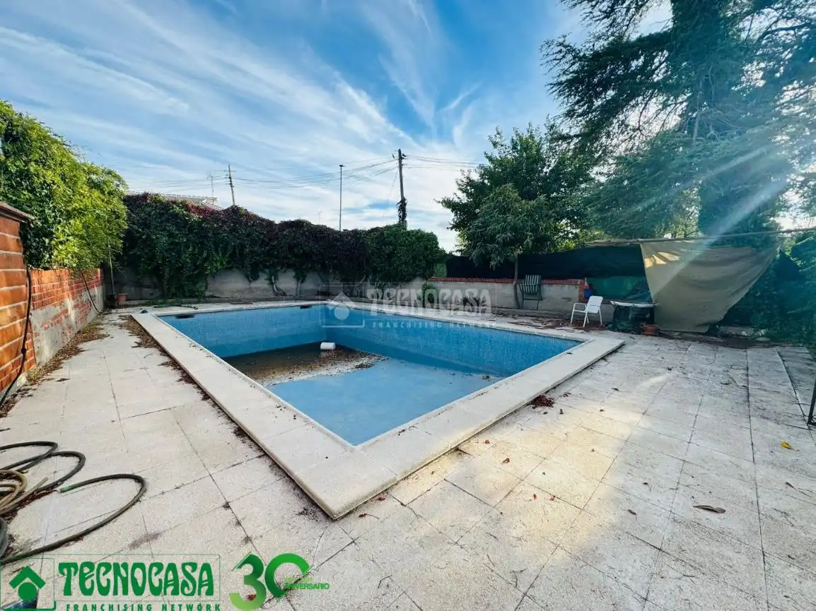 Piscina de Casa o chalet en venta en Guadamur con Calefacción, Terraza y Balcón