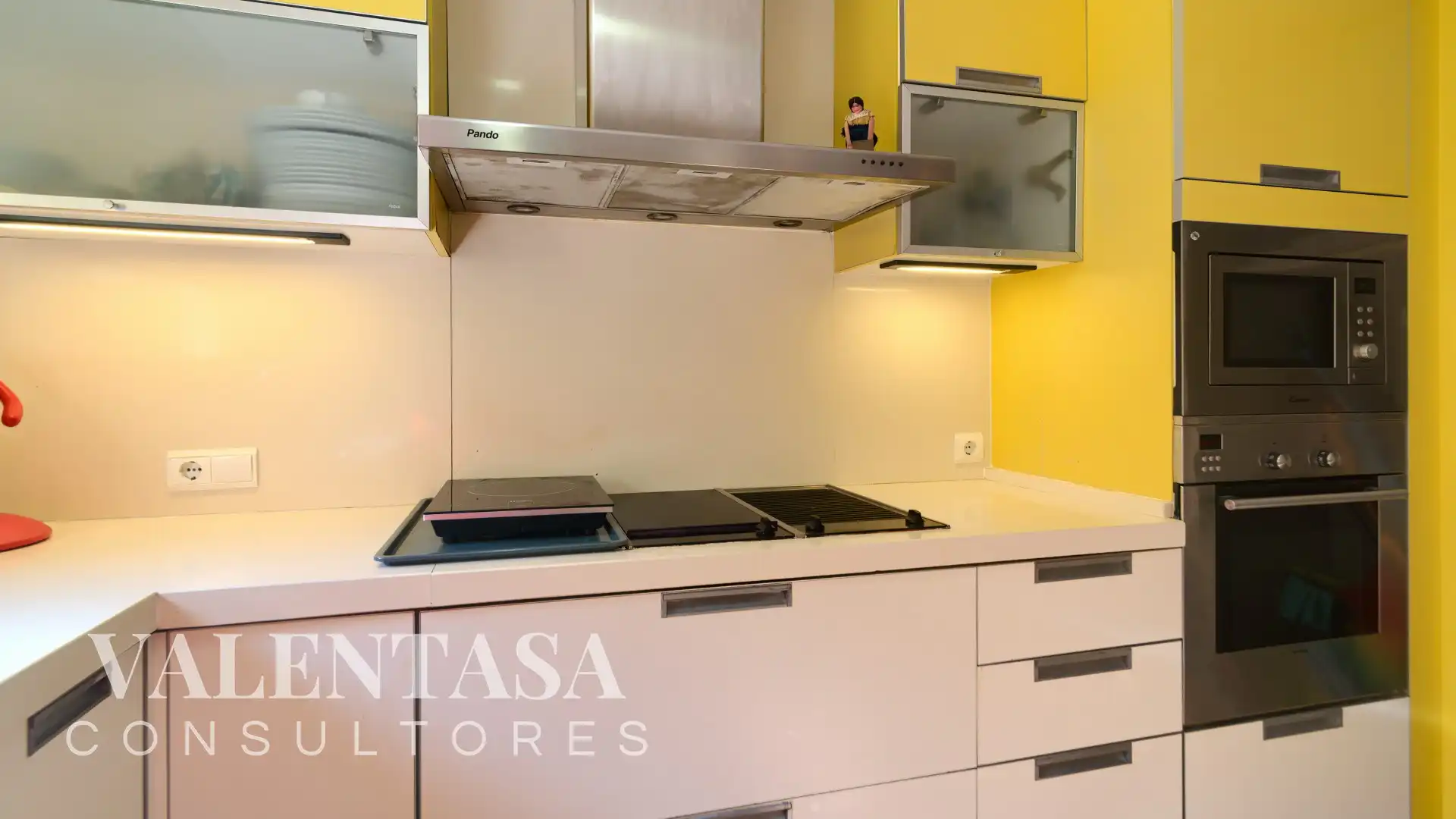 Kitchen of Detached homes for sale in Chiva  with Air Conditioner, Private garden and Terrace
