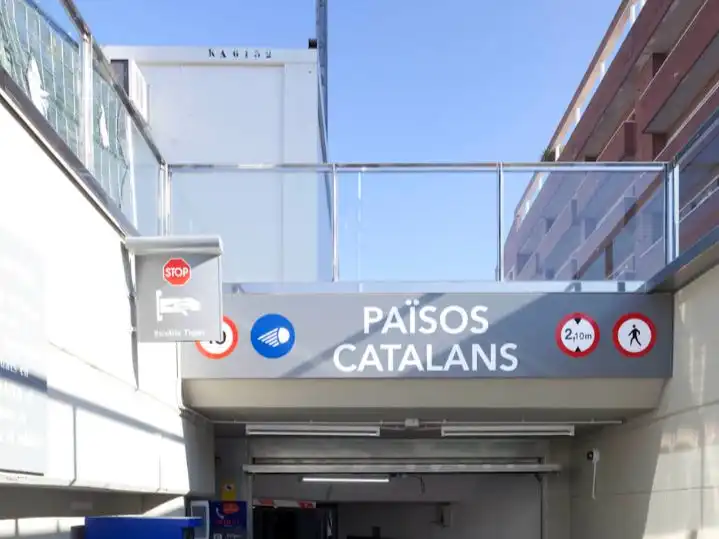 Parking of Garage for rent in Badalona