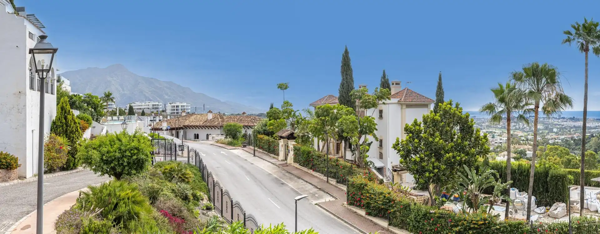 Apartament amb piscina en venda a Benahavís pueblo, imagen 2