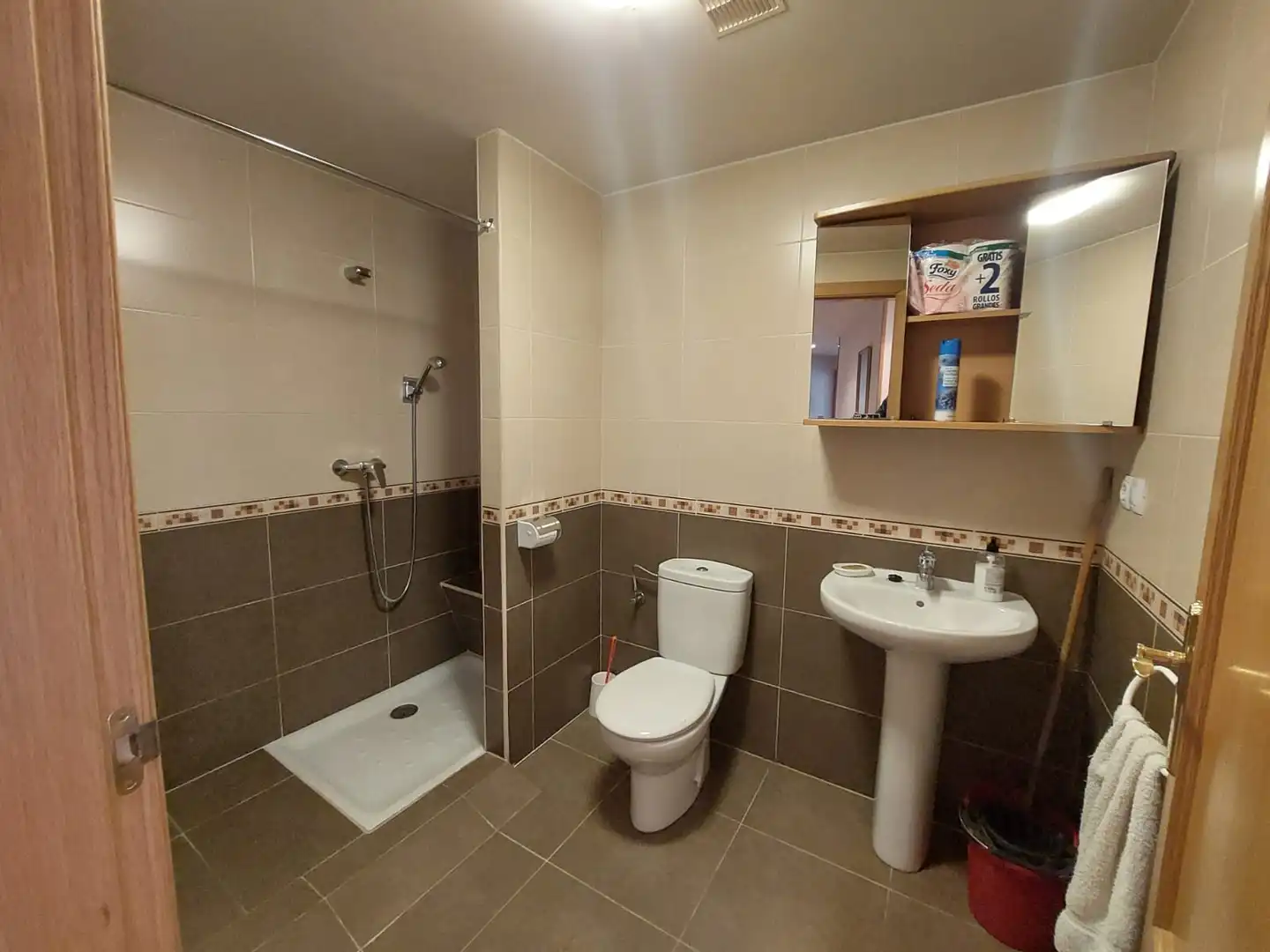 Bathroom of Flat for sale in La Robla   with Heating and Balcony