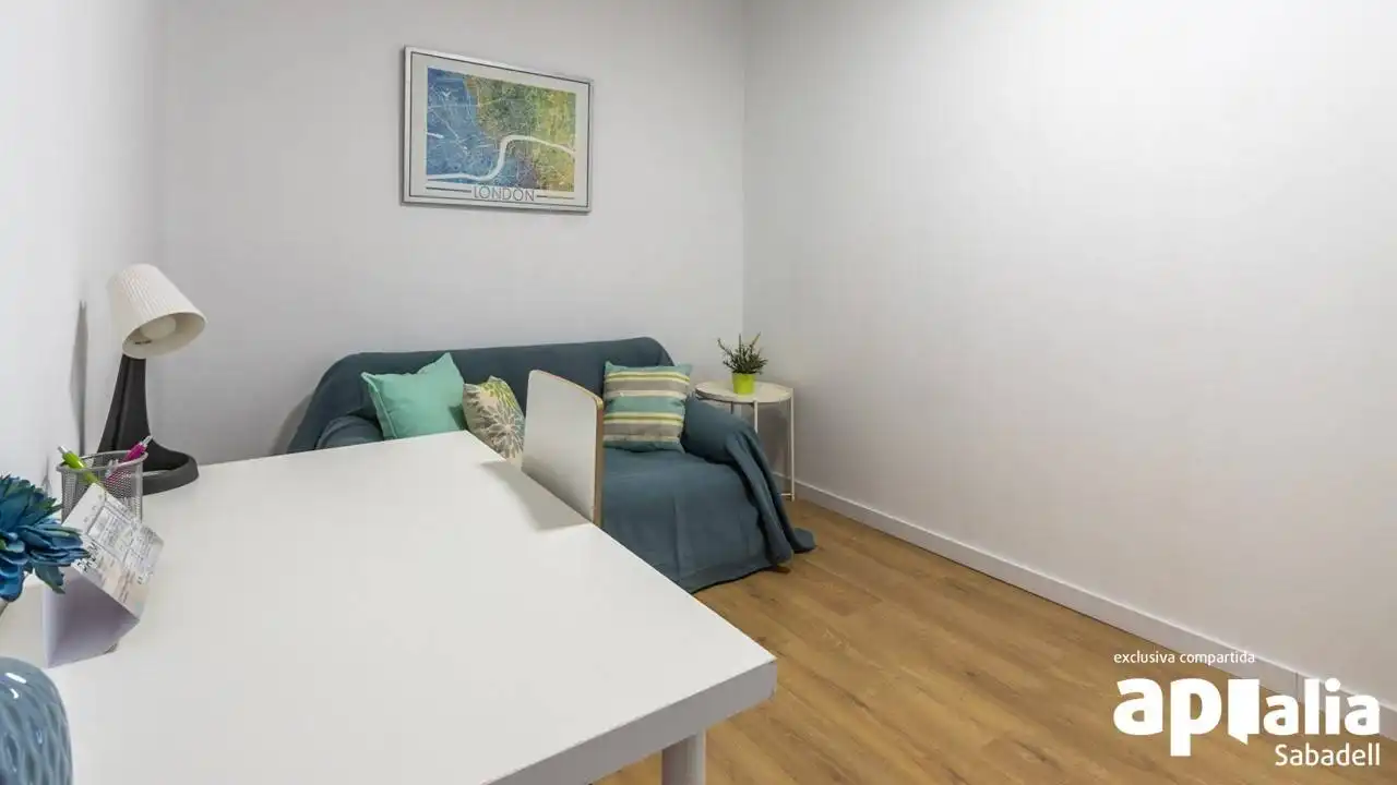 Piso en venta en Sabadell con Calefacción y Parquet