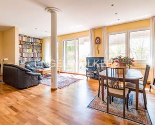Living room of Apartment for sale in  Barcelona Capital  with Air Conditioner, Heating and Private garden